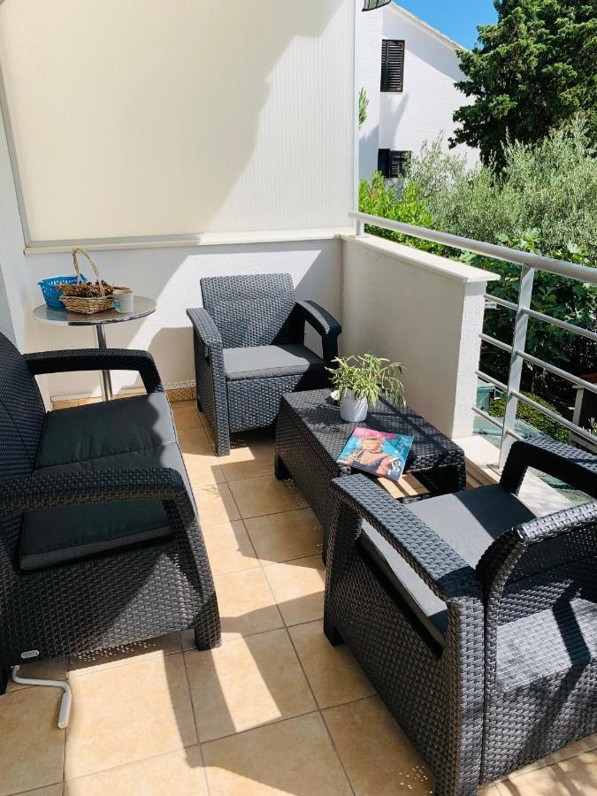 Ivana Apartment With Terrace Novalja Buitenkant foto
